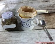 Kamillen Tinktur - Kamille mit Alkohol kann auch mit einem Kaffeefilter geklärt werden